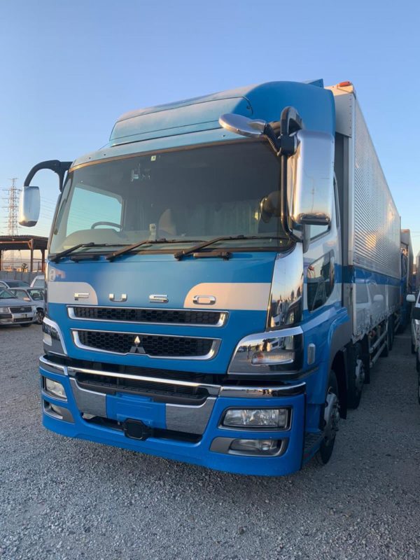 Mitsubhishi super grade FUSO 12 wheeler wing man