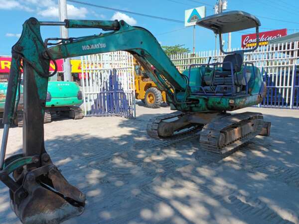 Komatsu PC 25