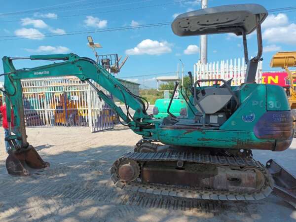 Komatsu PC30 - Image 3