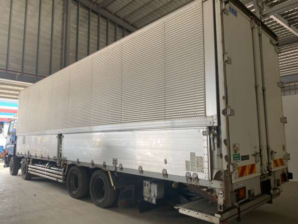 ISUZU GIGA 12wheeler wlifter - Image 2