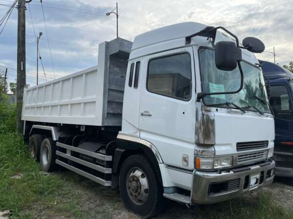 Fuso long dump truck