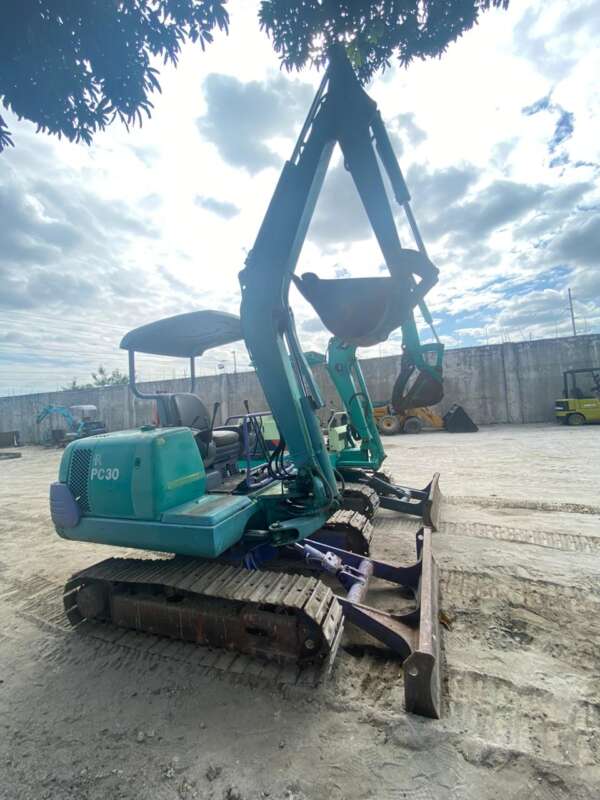 KOMATSU EXCAVATOR - Image 3