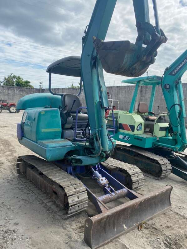 KOMATSU EXCAVATOR