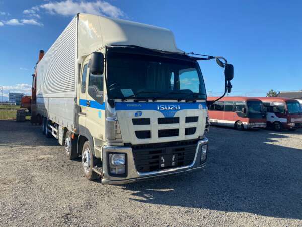 ISUZU GIGA WING 12 WHEELER