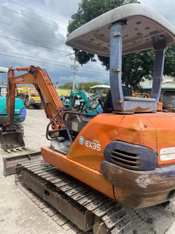 HITACHI EXCAVATOR - Image 2