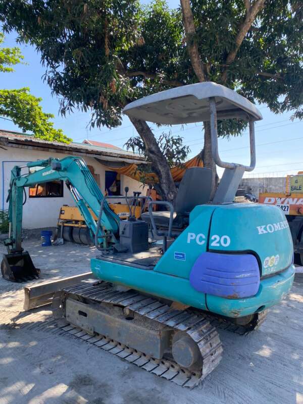 KOMATSU EXCAVATOR