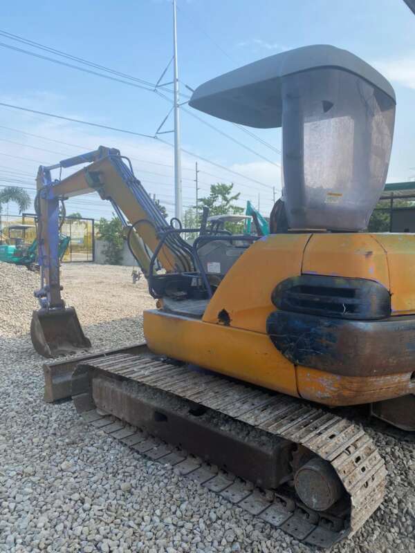 HITACHI EXCAVATOR - Image 2