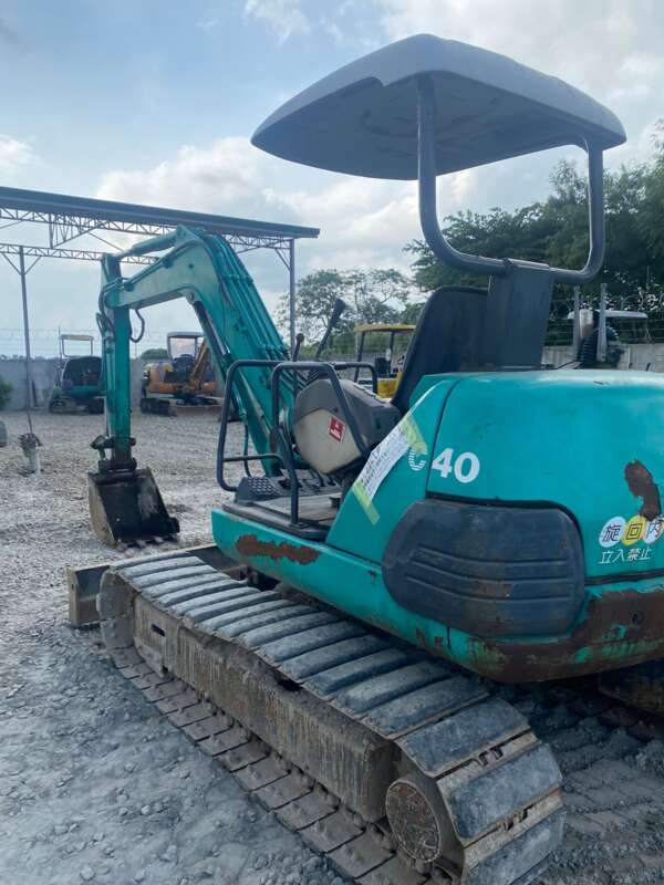 KOMATSU EXCAVATOR - Image 2