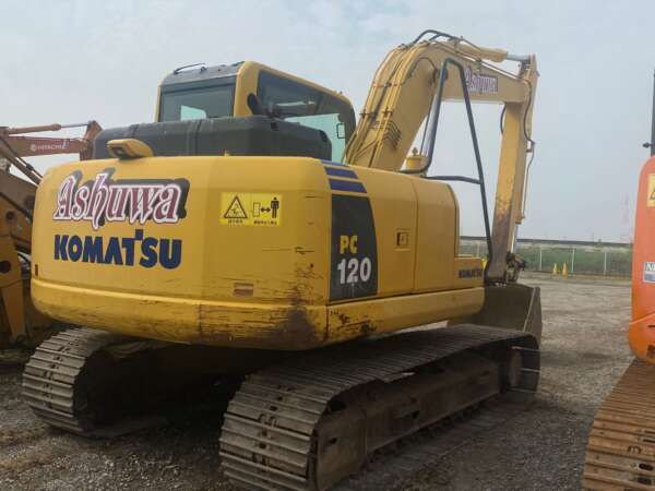 KOMATSU EXCAVATOR - Image 2