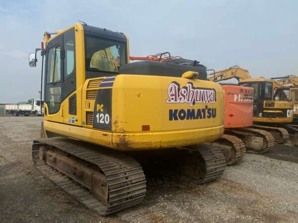 KOMATSU EXCAVATOR - Image 3