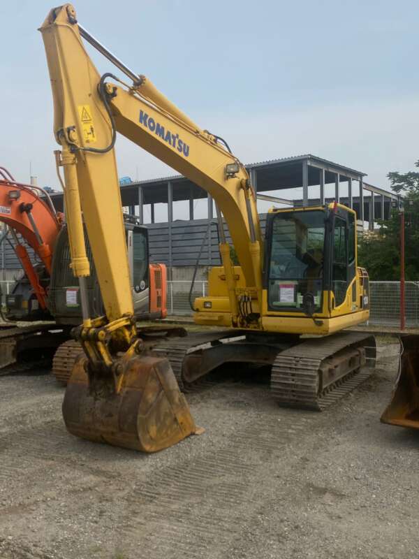 KOMATSU EXCAVATOR