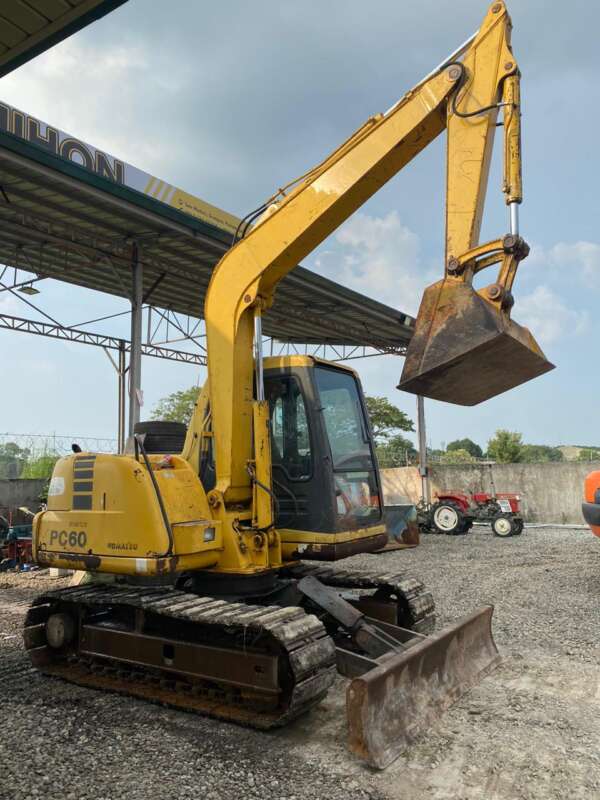 KOMATSU EXCAVATOR