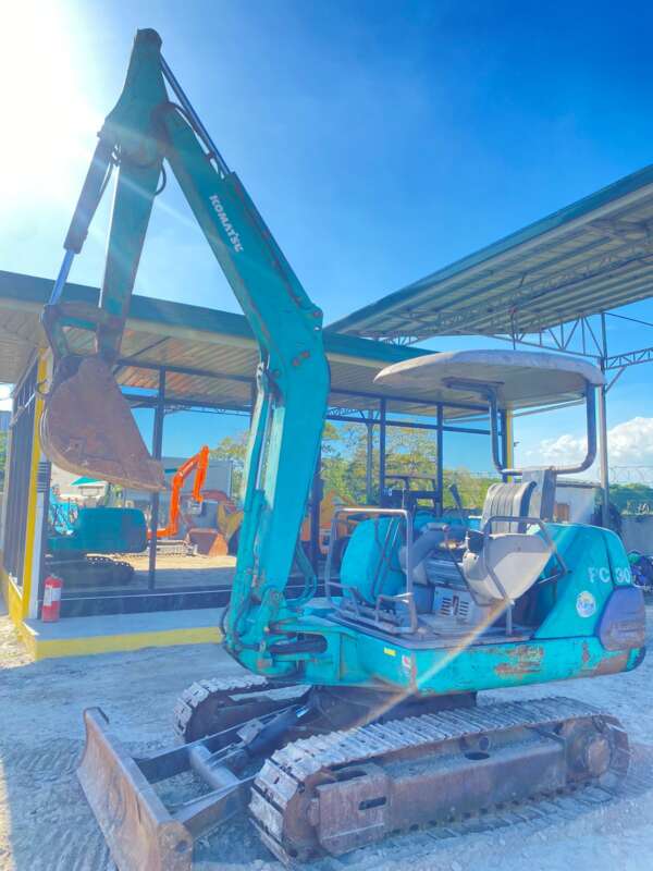 KOMATSU EXCAVATOR
