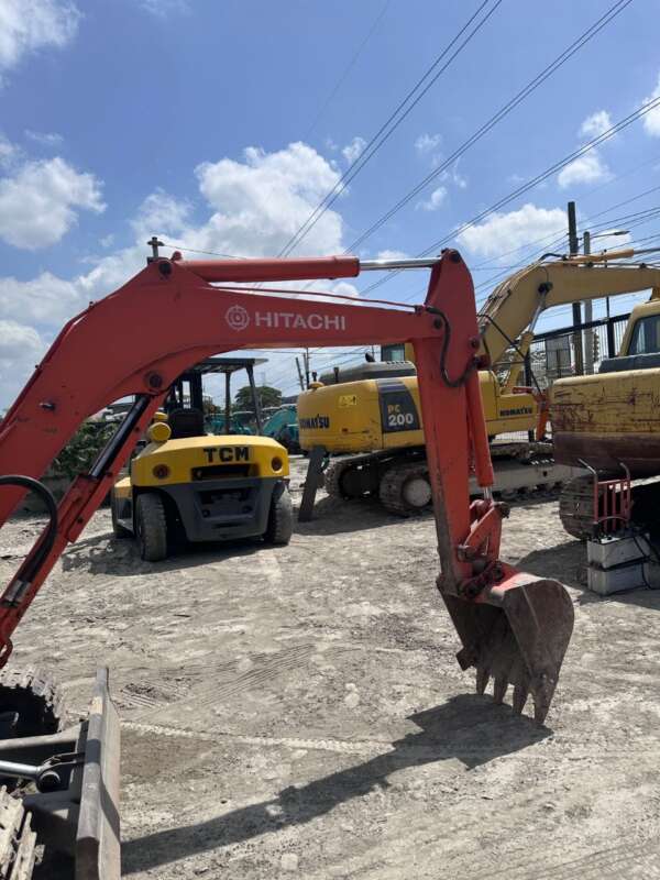 EXCAVATOR HITACHI EX33-19T - Image 2
