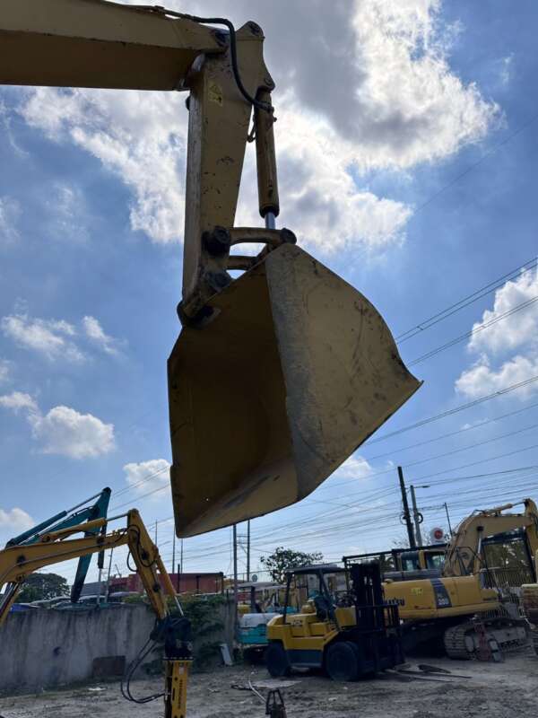 EXCAVATOR KOMATSU PC60-7C - Image 2