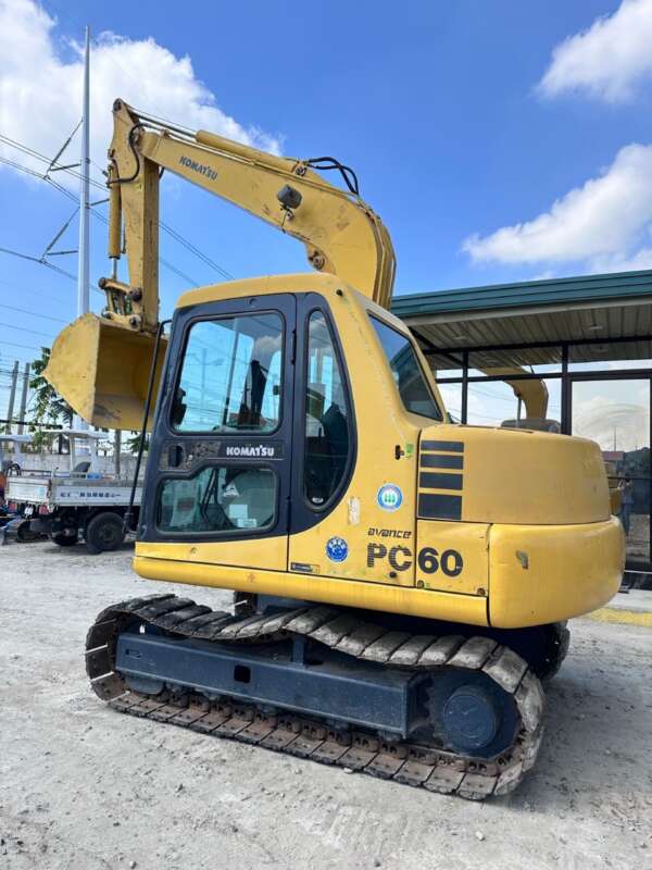 EXCAVATOR KOMATSU PC60-7C - Image 11