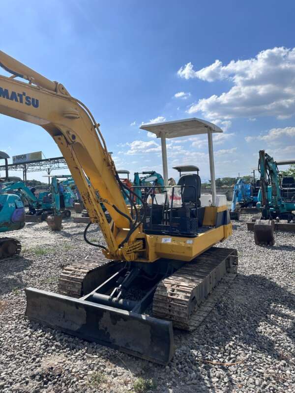 EXCAVATOR KOMATSU PC40-6