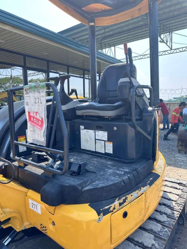 KOMATSU PC 40 MR - Image 10