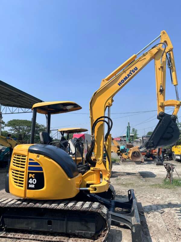 KOMATSU PC 40 MR - Image 9