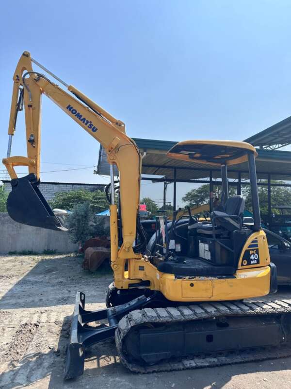 KOMATSU PC 40 MR - Image 6