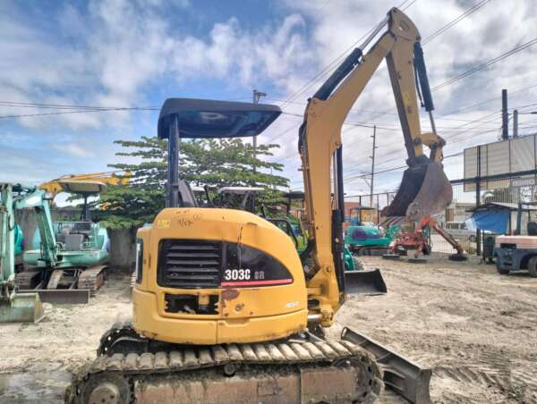 CATERPILLAR EXCAVATOR MODEL - CAT303C - Image 3