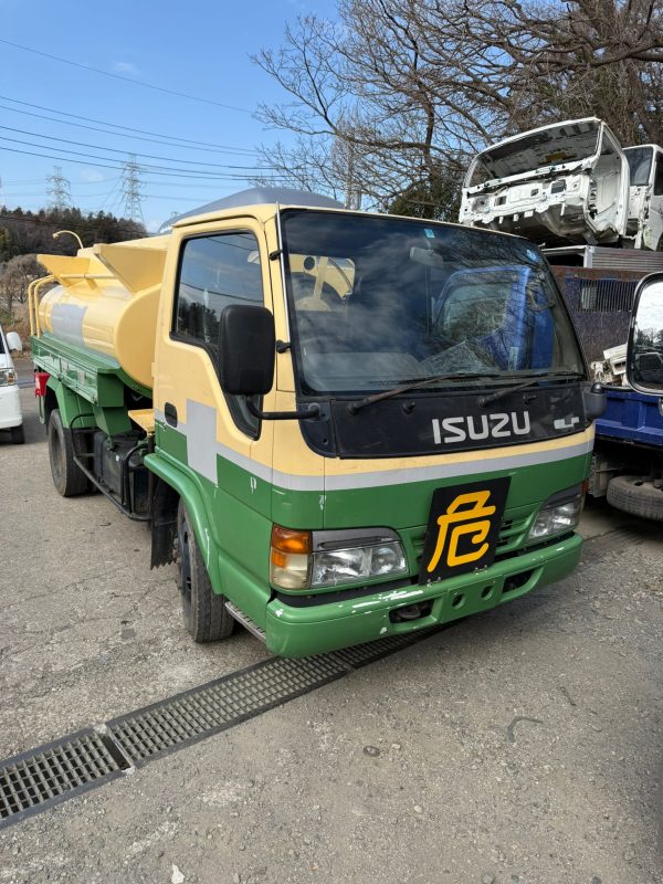 ISUZU - ELF.  3 KL Tanker Truck