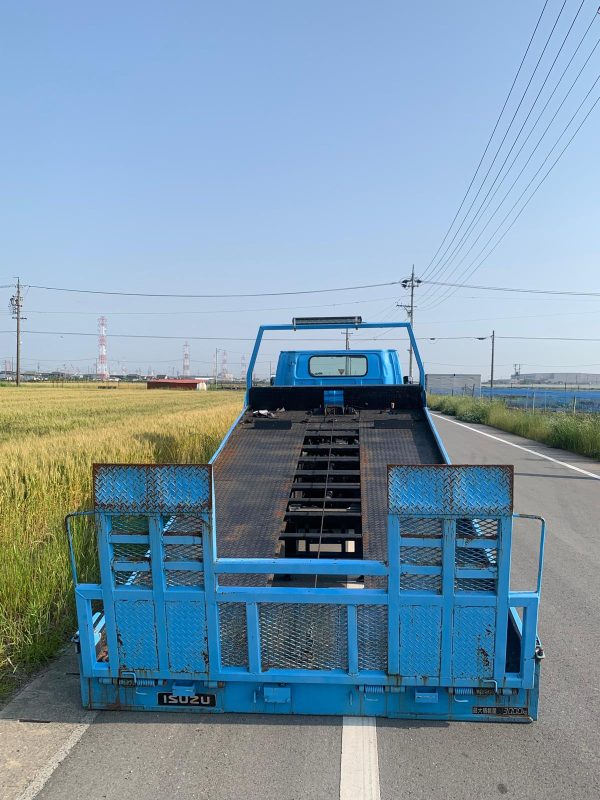 Isuzu Elf Car Carrier - Image 4